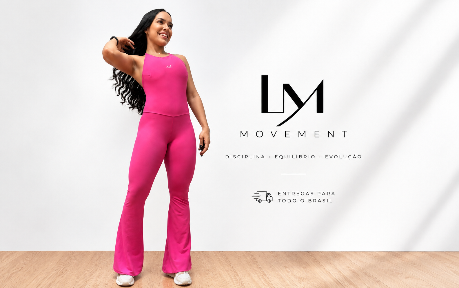 Mulher com conjunto LM Movement